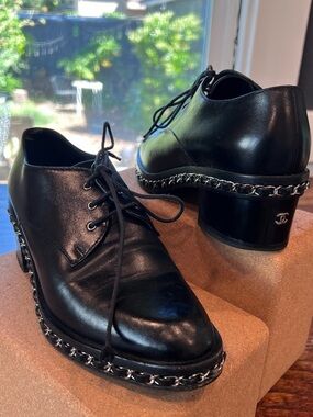 CHANEL Black Leather Lace-Up Oxfords with Silver Chain Trim